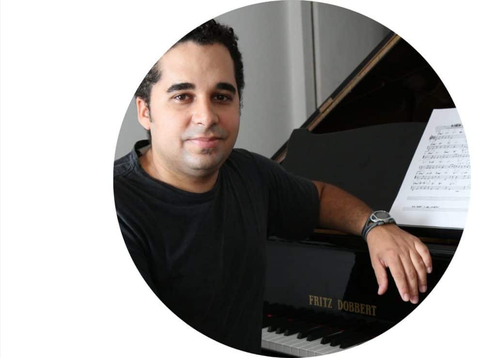 Alexandre Oliveira - Planeta Música - colunista sobre diferentes assuntos de teclado e piano. 